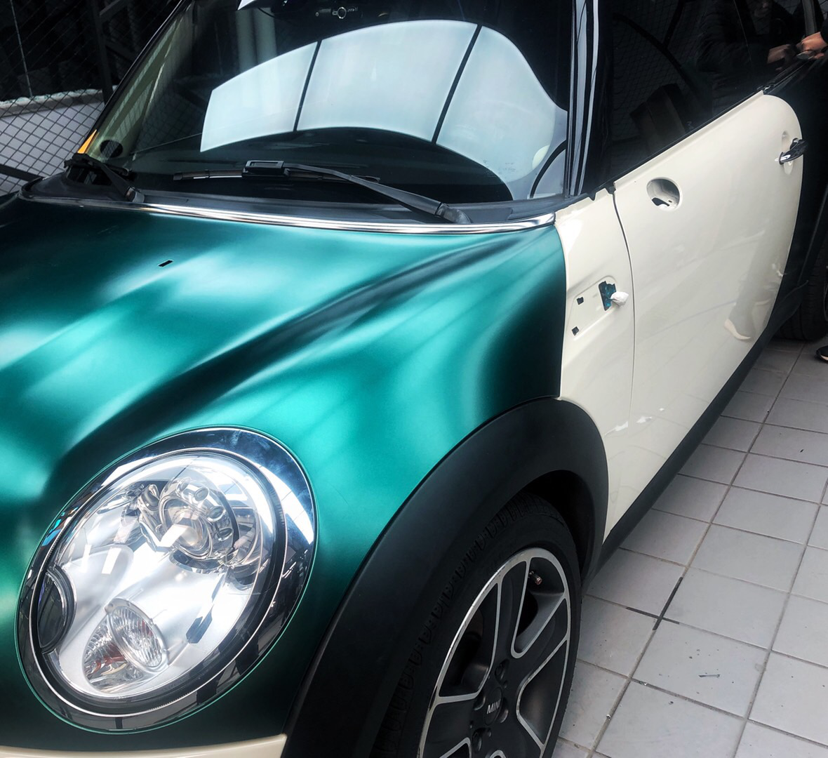 性感俏皮玩味十足宝马mini改色祖母绿