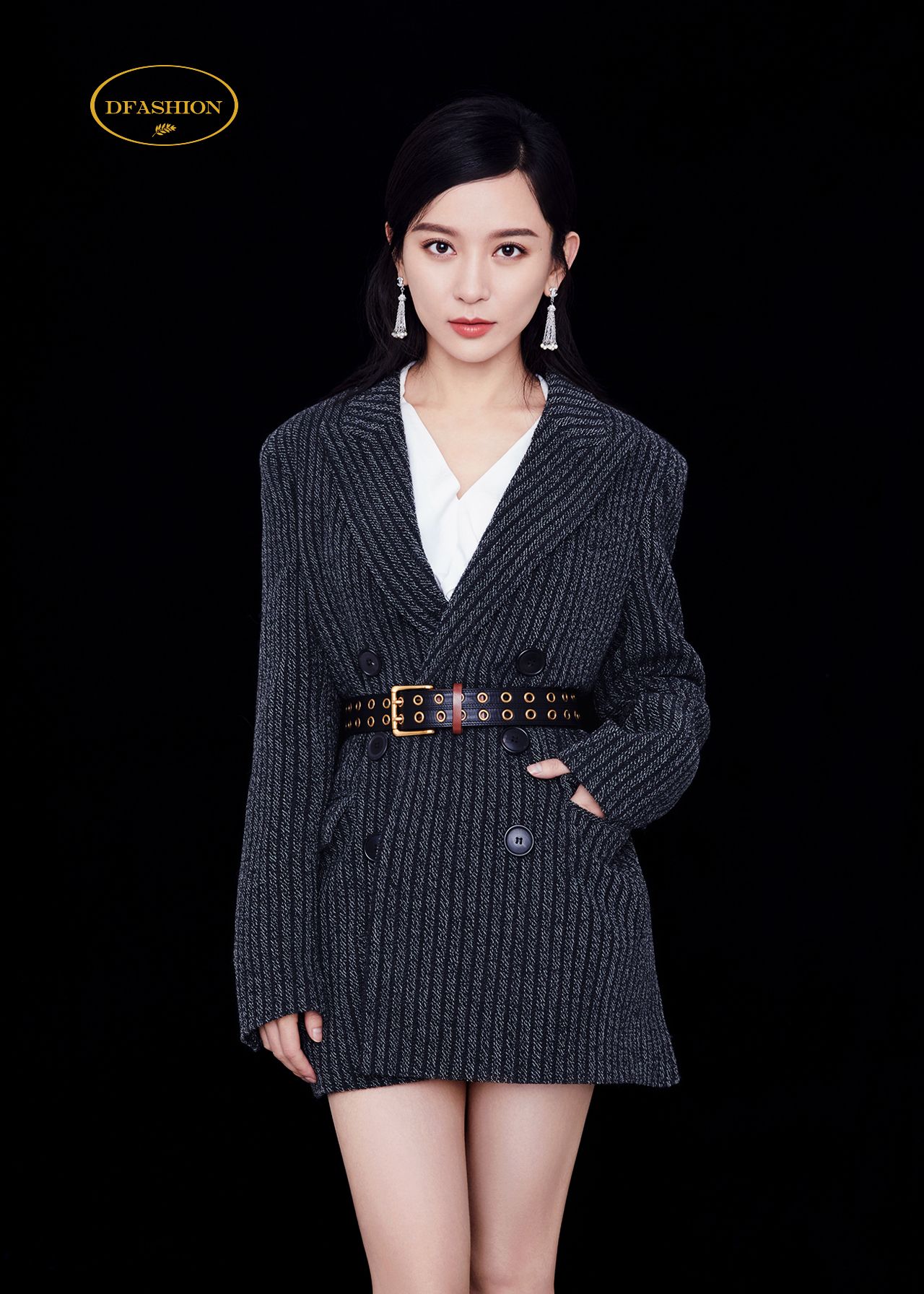 明星施诗曝光一组低调系时尚写真风尚大片,精致五官魅力尽显!