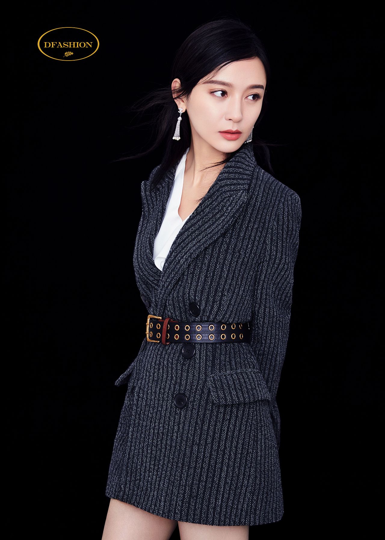 明星施诗曝光一组低调系时尚写真风尚大片,精致五官魅力尽显!