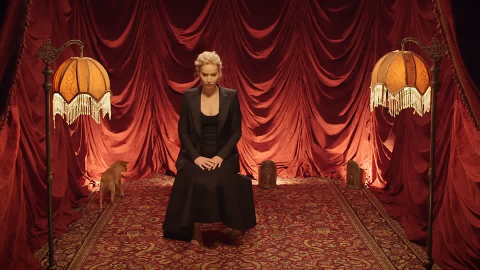 大表姐詹妮弗·劳伦斯无实物表演 这演技不愧是巨星