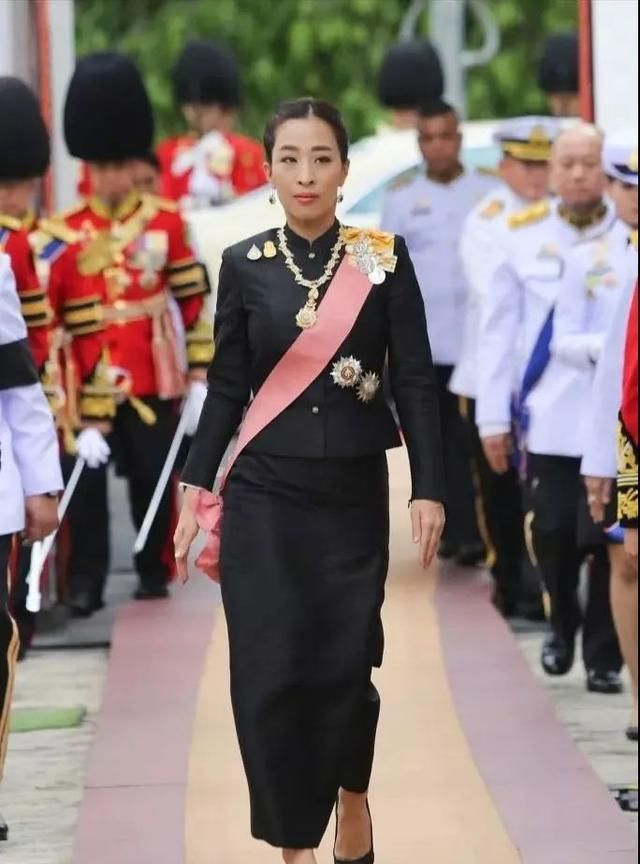 谁说泰国公主都很丑?她是真正的美人不过却有点穷|乌汶|拉吉|公主_新浪新闻