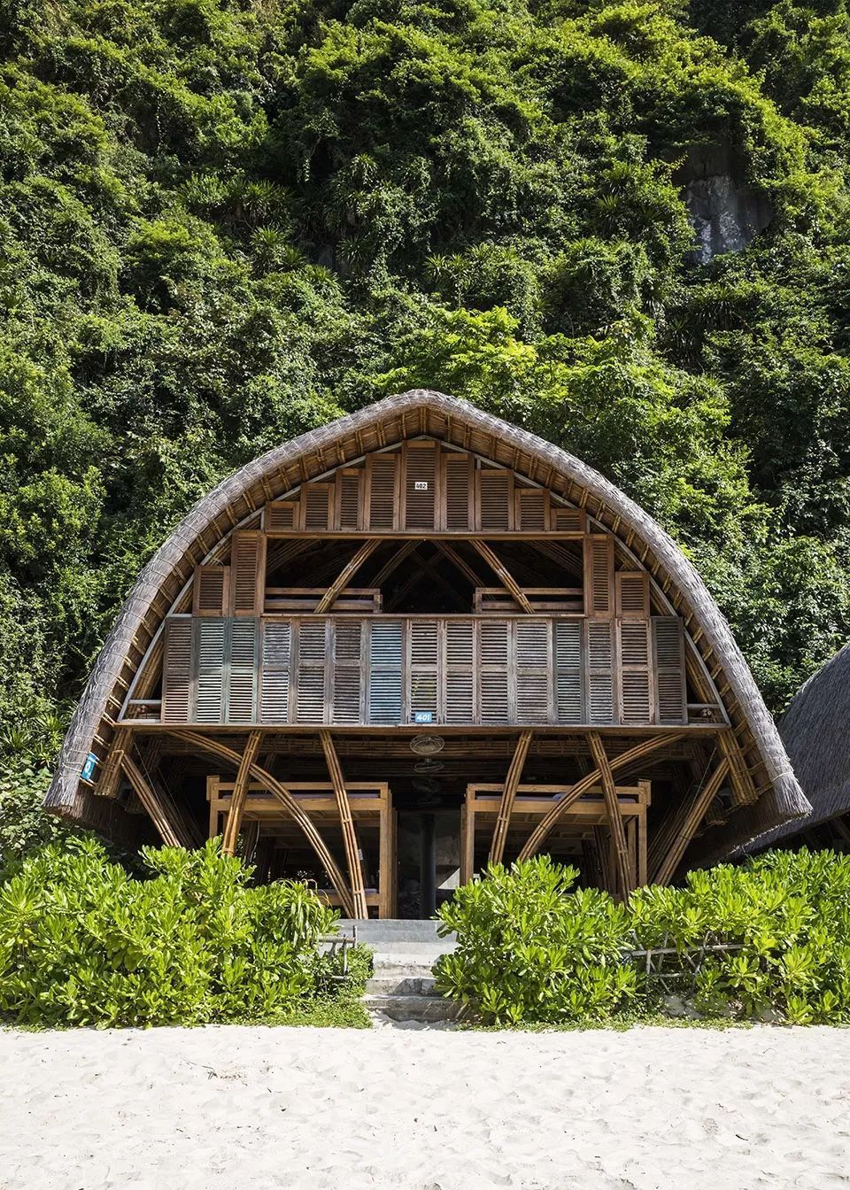 隐世小岛上的奢华度假村,知道在哪里的算你赢!