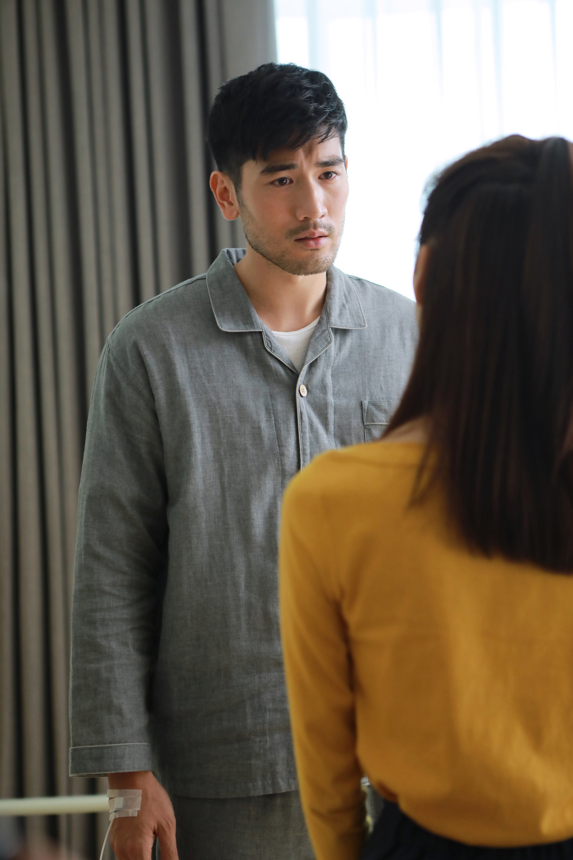 高以翔《彩虹的重力》惨遭嫌弃 网友:好惨一男主