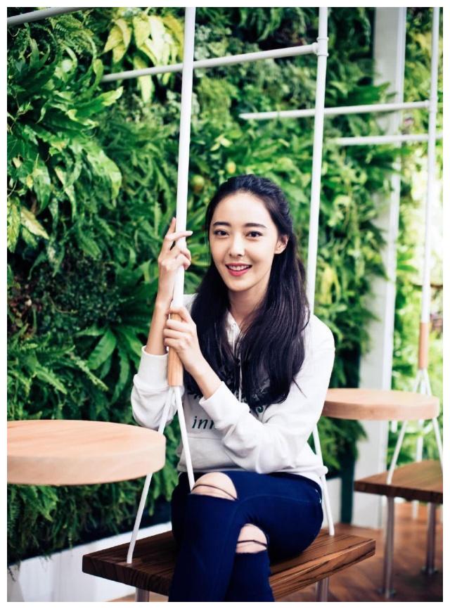 杨立新儿子杨玏与米露恋情曝光,三度合作成功牵手,好幸福!