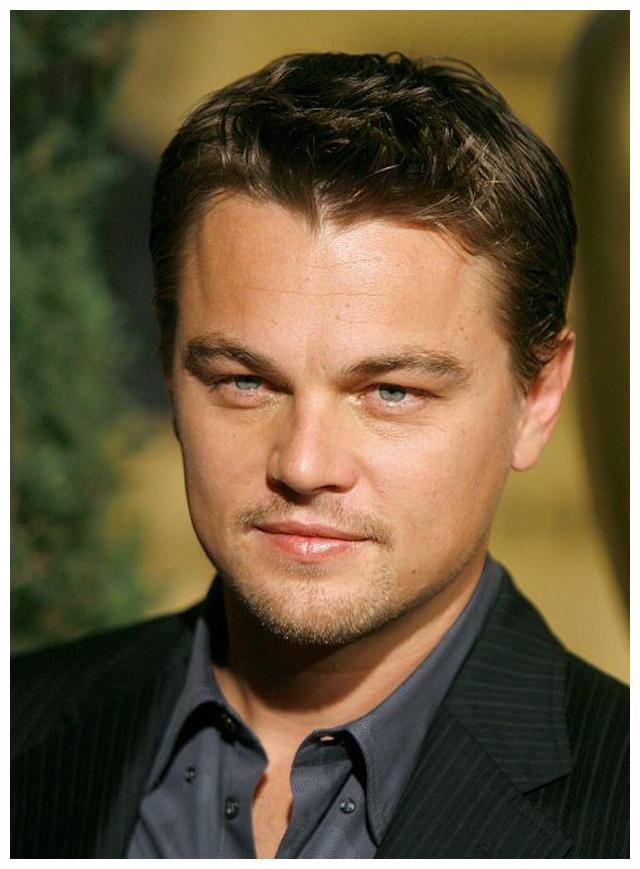 "小李子"莱昂纳多继续收割嫩模,蒙面狂躲镜头,女友大秀美腿