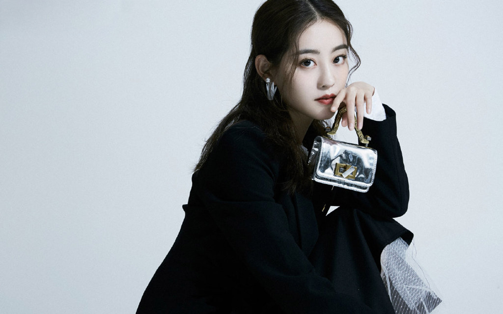 女演员祝绪丹清新靓丽时尚写真