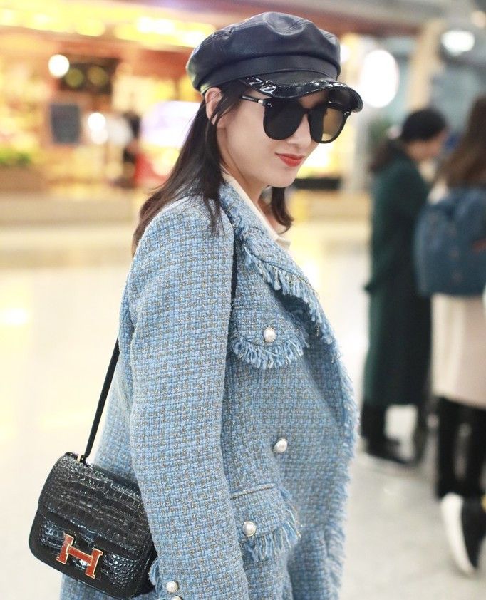 这次黄圣依终于穿对了 爱马仕稀有皮包包太吸睛,是贵妇本妇了