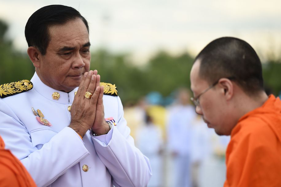 泰国国王67岁生日,巴育:忠君爱民