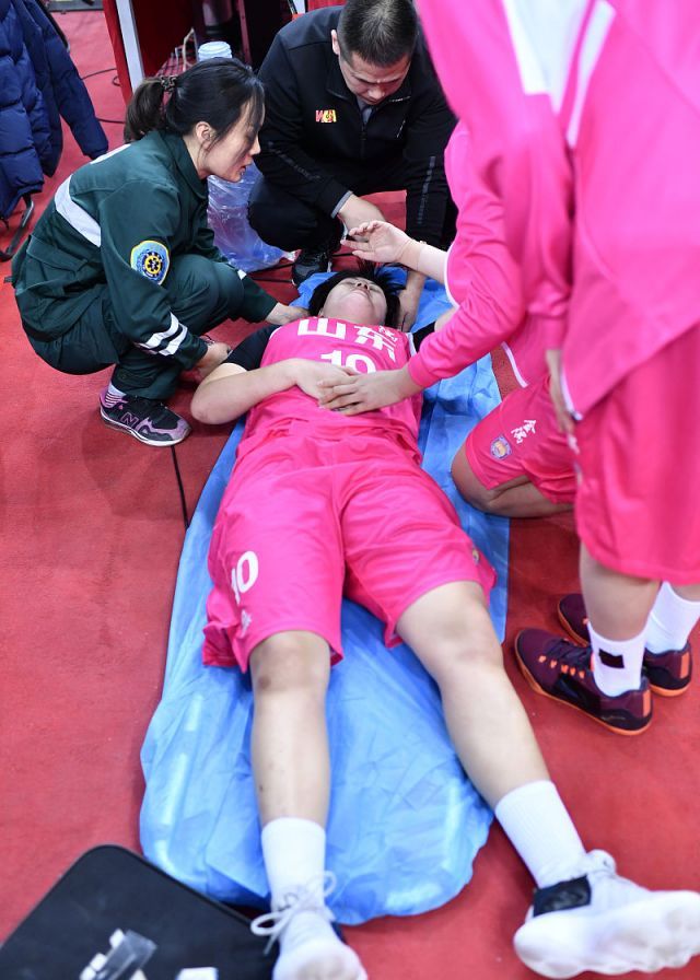 山东女篮主力王英竹受伤离场 客场71-84不敌山西结束四连胜