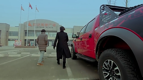 灵魂摆渡冬青让赵吏下车帮忙拿东西