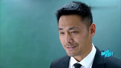 关小迪课堂上耍宝,到了教官提问,关小迪尴尬了