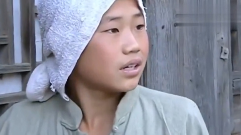 小兵张嘎遇鬼子兵来找鸡蛋,八路军队长话不多说开门一枪打死!