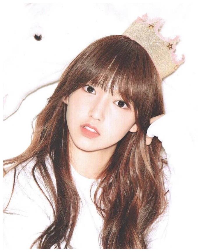 程潇出道四周年感恩陪伴 分享库存美照百变风格转换自如