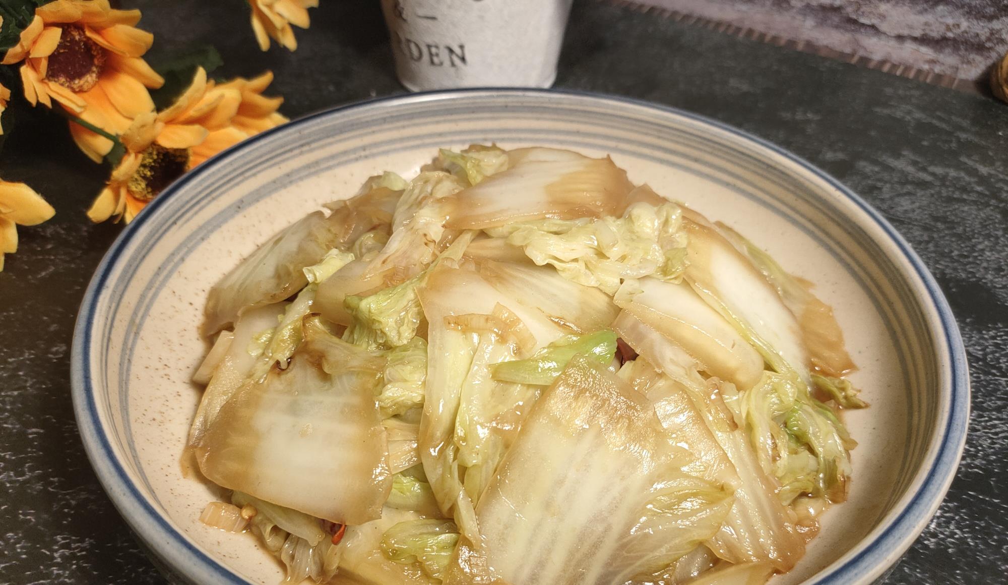 炒醋溜白菜 先放醋还是后放醋 这一步做对了 味道不输大饭店 帮子 大饭店 大白菜 新浪新闻