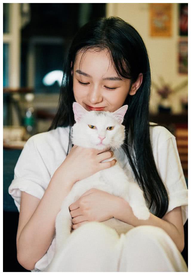 的角色,和周冬雨飙戏,但依然是北电校花|少年的你|魏莱|北电_新浪网