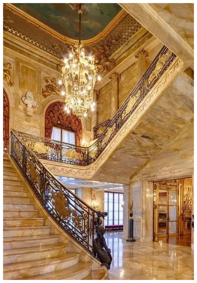 千万别委屈别墅，不配个大理石楼梯怎能体现豪宅气质