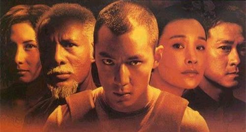 随后,何超仪又回忆起1999年与甘国亮一起拍摄电影《紫雨风暴》时的