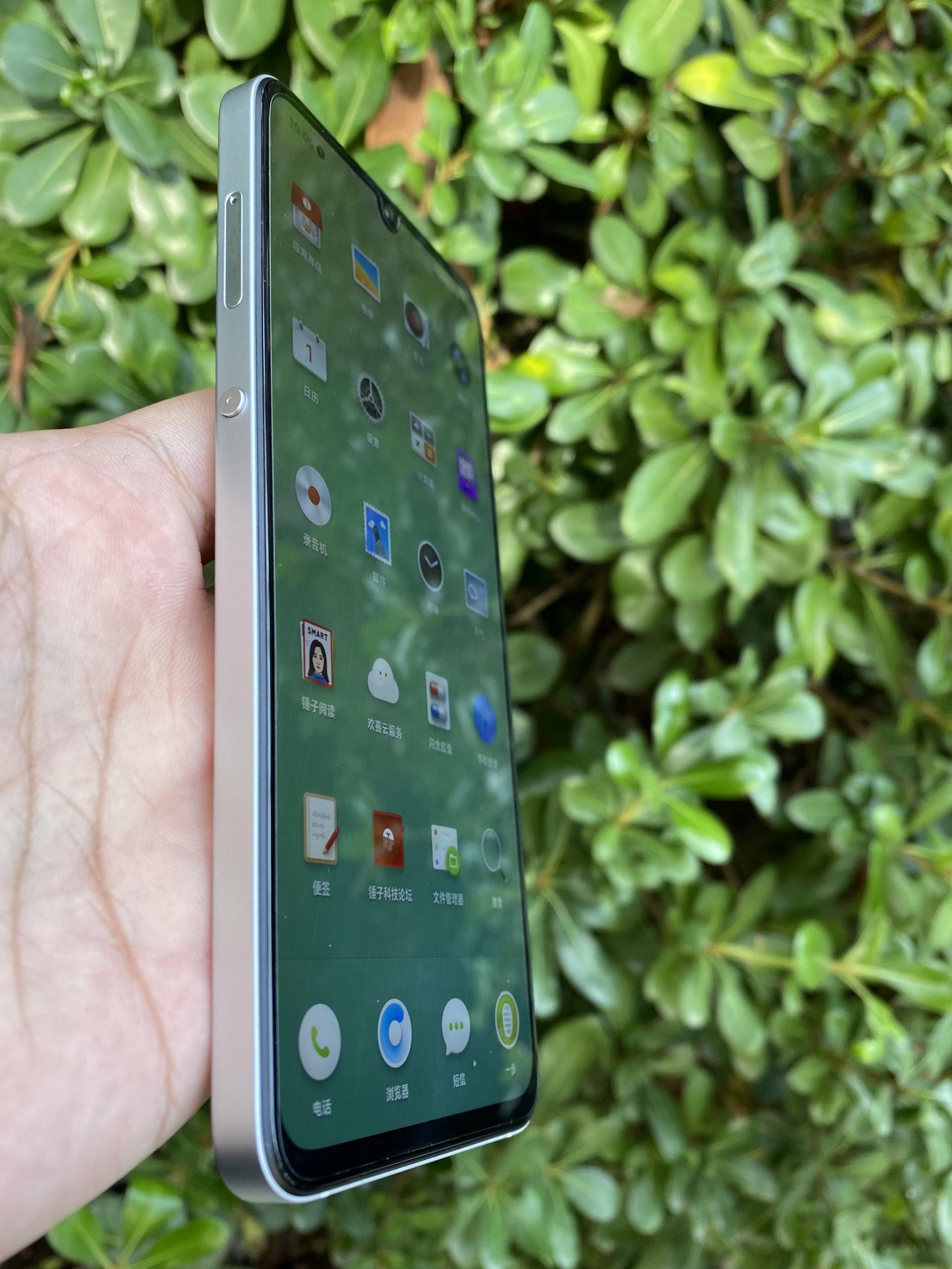 还是那股锤子味儿坚果pro3首发上手砖头圆角设计回归