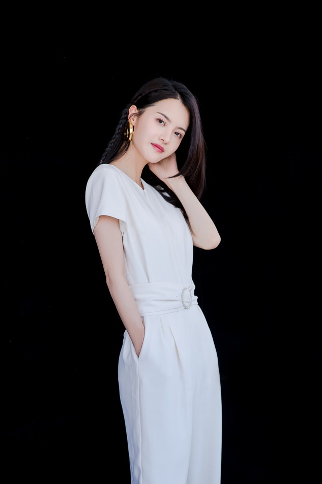 张芷溪优雅现身宸汐缘缘见见面会大秀舞技看点足