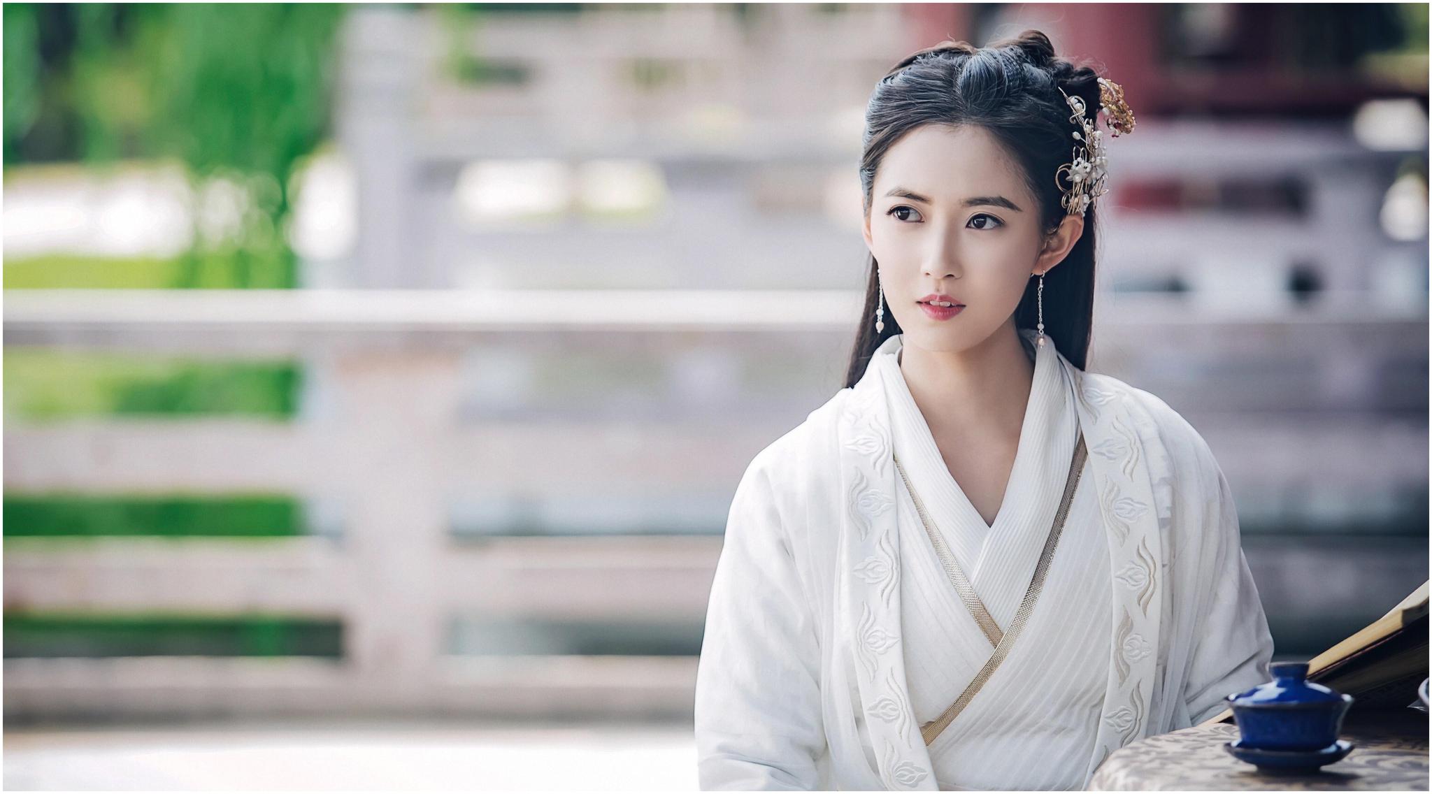 影视剧中的红白之争:或清冷出尘,或明艳动人,你站哪一方?