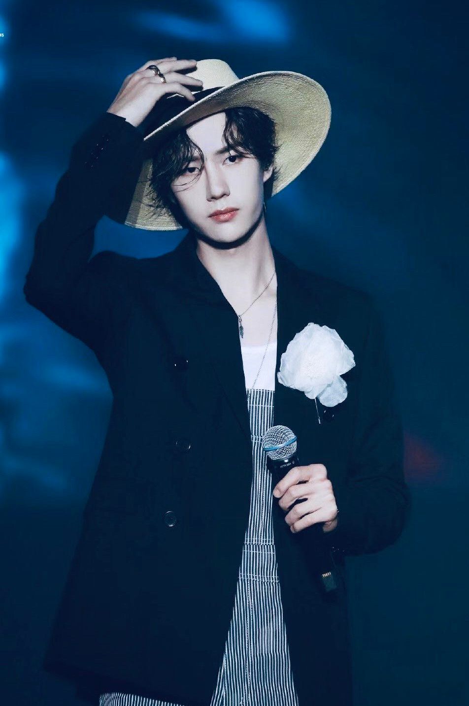 王一博:那些让人惊艳,让人怦然心动的照片