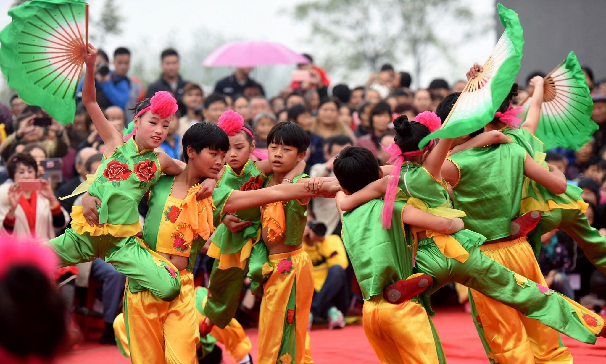 多情花鼓灯宛如一出东方的芭蕾