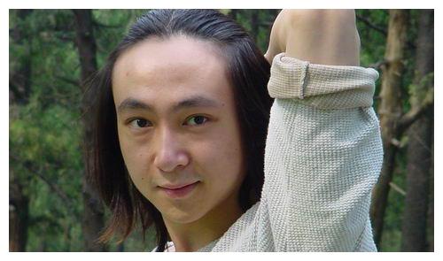 他14岁演《红楼梦》,是《三国演义》中的汉献帝,现成如此