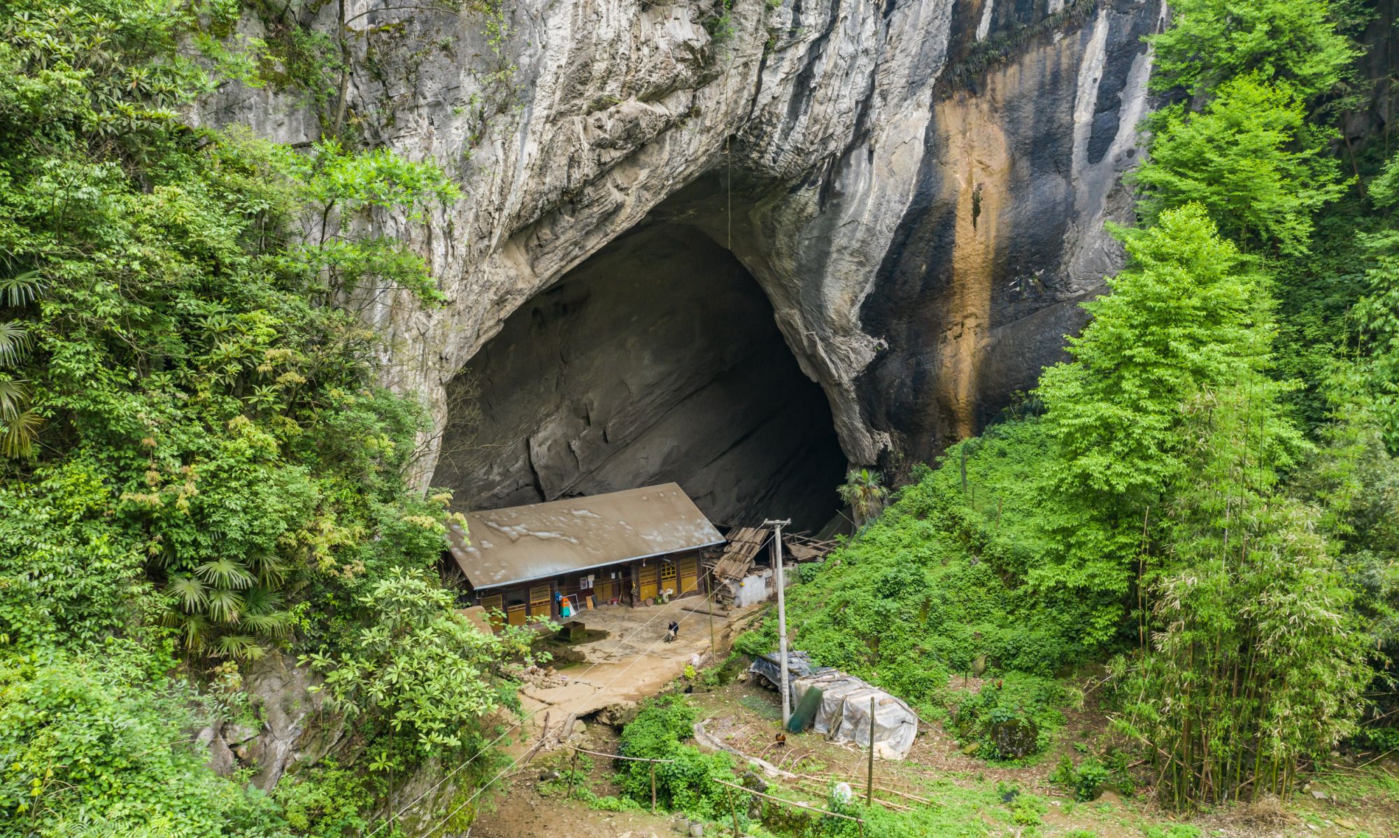 贵州深山发现一山洞一户人家五代人住100多年世外桃源般生活