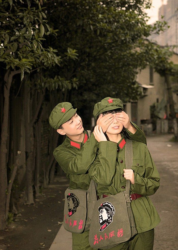 老式军装结婚照,存贮着岁月痕迹,带给我们一种特殊的感动_高清图集