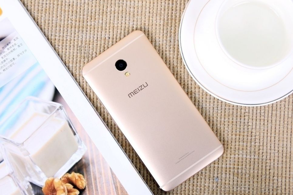 魅族魅蓝e外观怎么样?手感如何?