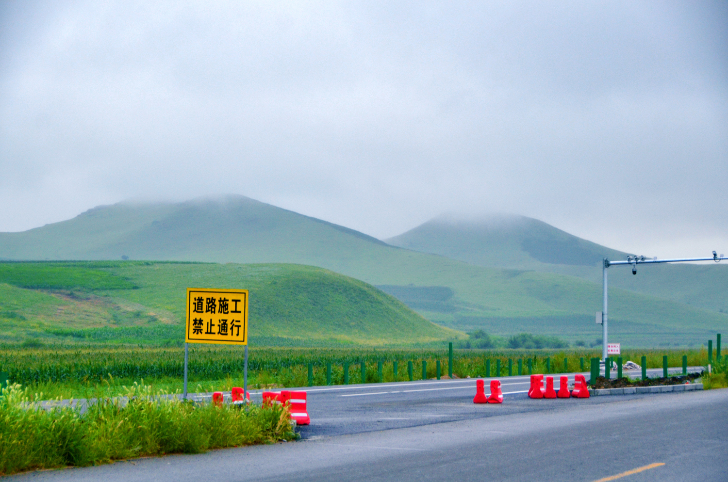 通往阿尔山的111国道边阿力得尔阿都沁部落宛如仙境,原创摄影