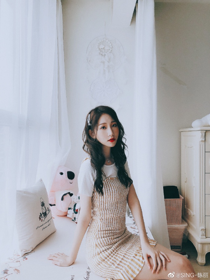 偶像女团sing陈丽自拍写真可爱美照欣赏