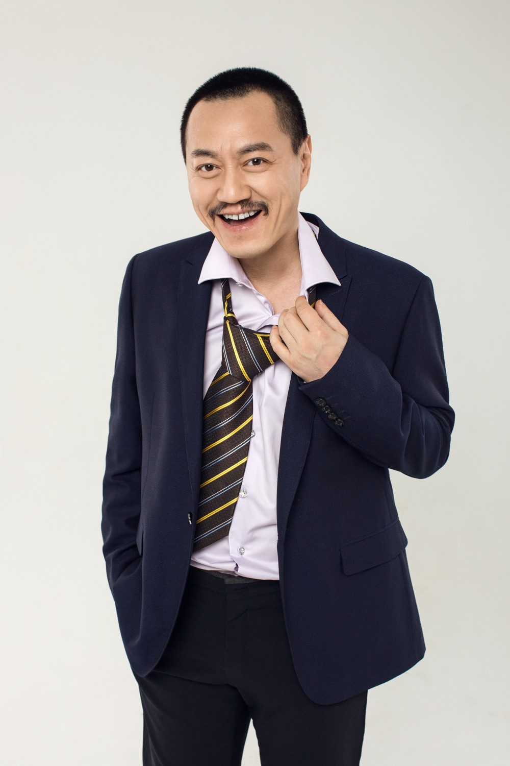 雪村,凭借一首《东北人都是活雷锋》红遍大江南北,曾经走在大街上想听