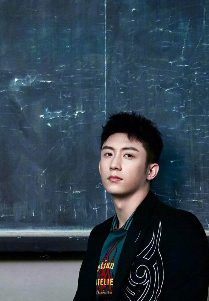 黄景瑜高清美图壁纸,健康阳光的外形积极勇敢的性格太撩人了!