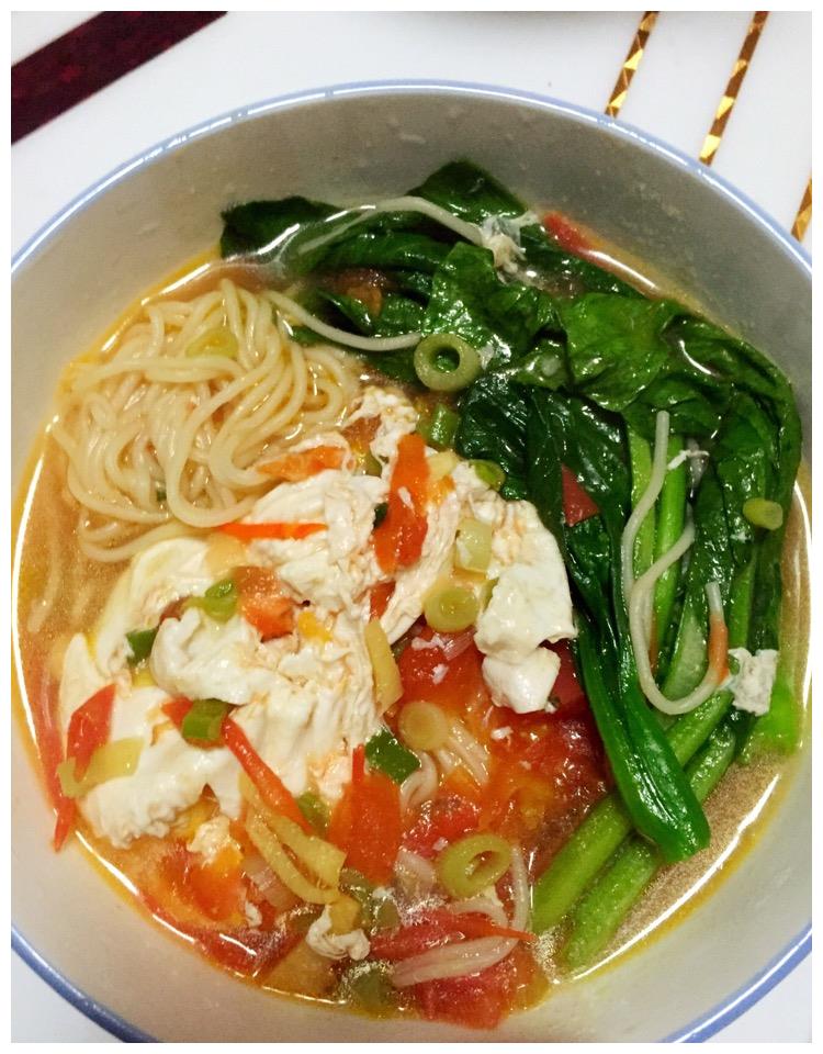 美食帮你解除压力,美味家常面条的做法,简单好吃获得幸福快乐