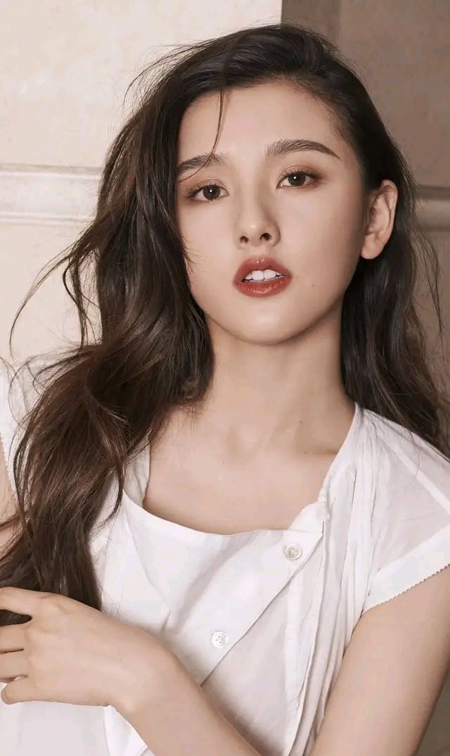 宋祖儿美图,凤眉明眸,顾盼流离间皆是勾魂摄魄!_高清图集_新浪网