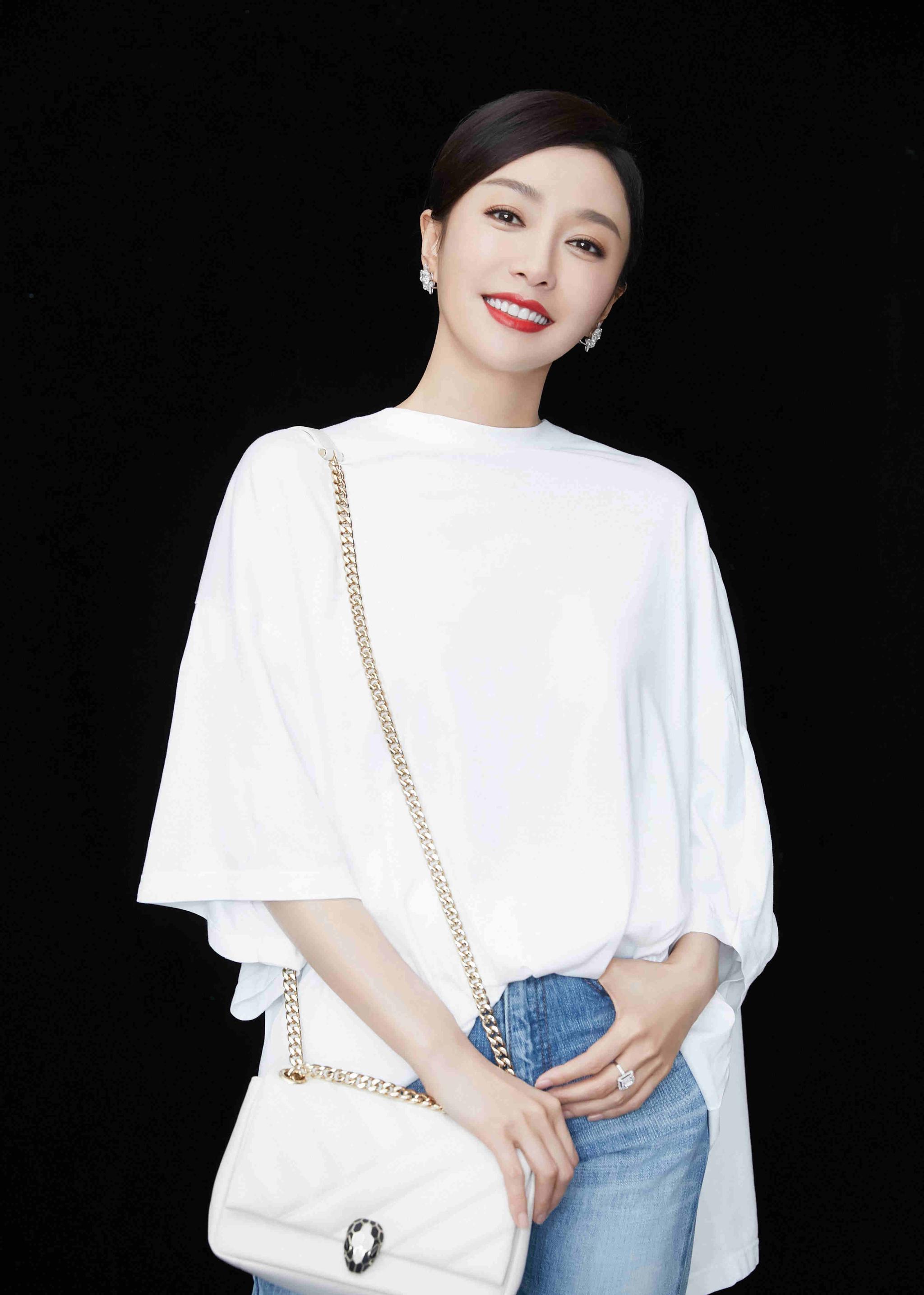 宝格丽水蛇皮风琴包众星最爱