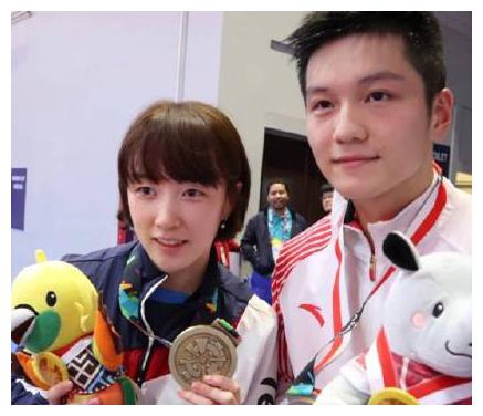 给樊振东当陪练,今32岁仍单身|马龙|徐孝元|樊振东_新浪新闻