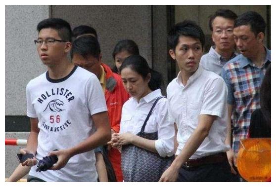 男人,嫁百亿夫君,如今过得比林凤娇还低调|马来西亚|林凤娇|梅艳芳