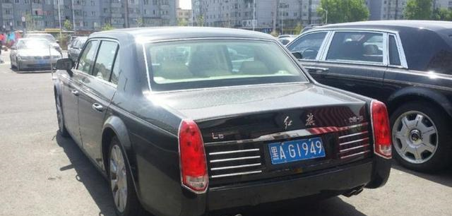 哈尔滨街头600万的红旗车,车牌号1949,同车牌红旗有4辆