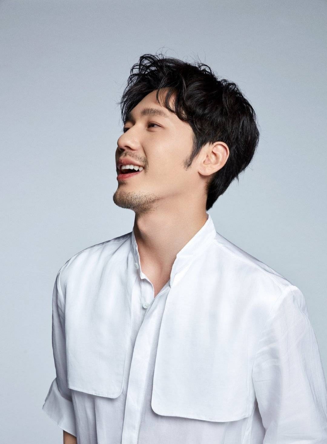 白宇的胡子真的"折磨人",剃了胡子还引发粉丝阵阵感慨_高清图集_新浪