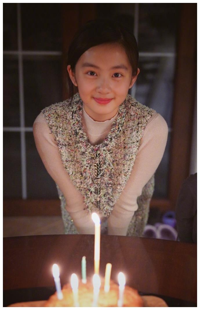 昨天是多多的生日,黄磊和孙莉同时发文为多多庆祝生日.