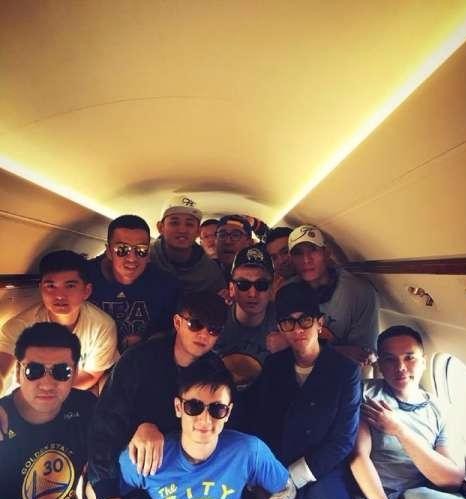 当然除了豪车意外私人飞机同样必不可少,而在秦奋的私人飞机上,秦奋更