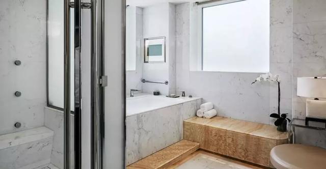 用大理石装饰的厨卫空间，简直就是家居装修中的艺术品