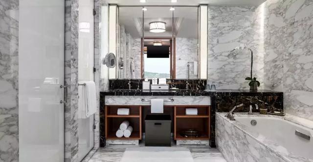 用大理石装饰的厨卫空间，简直就是家居装修中的艺术品
