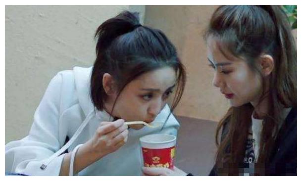 总算知道女明星吃不胖的秘密了