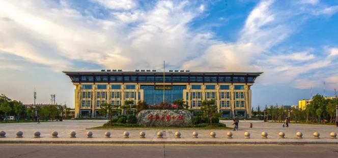 来了洛阳图书馆智能停车场1小时内免费