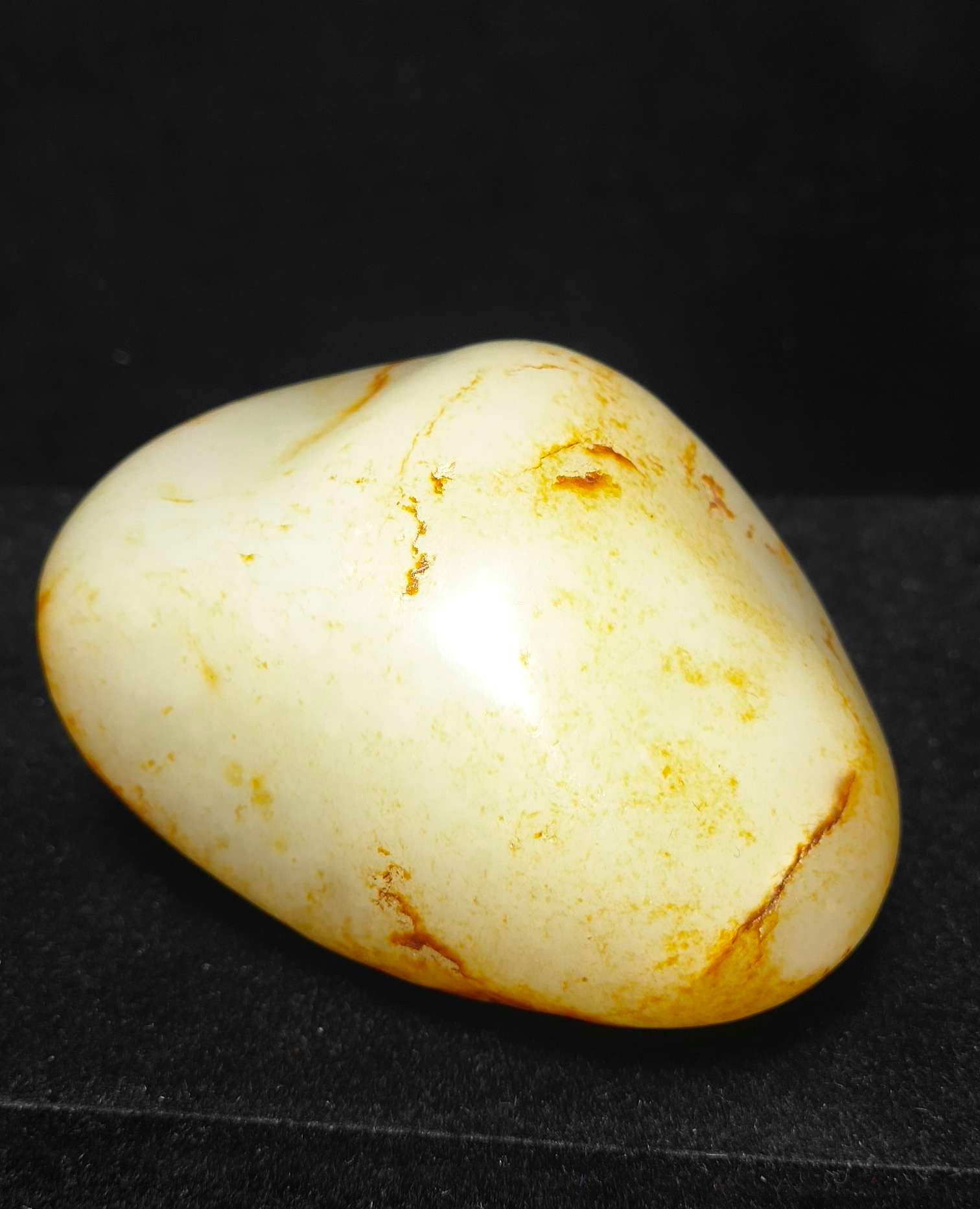 欣赏中华奇石和田玉藏品,和田玉不过是一块石头,却让千万人追逐