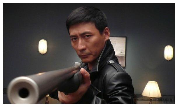 打的鬼子可绕地球3圈!多次扮演燕双鹰的他,如今怎么不火了?