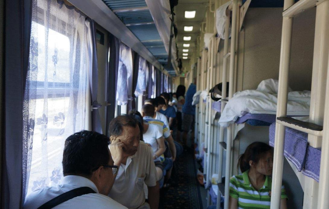 火车买的硬卧下铺,被老人"占"了怎么办?教你一句话解决